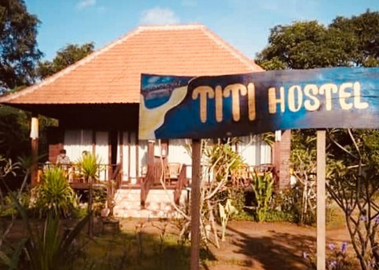 Titi Hostel Нуса-Лембонган Экстерьер фото