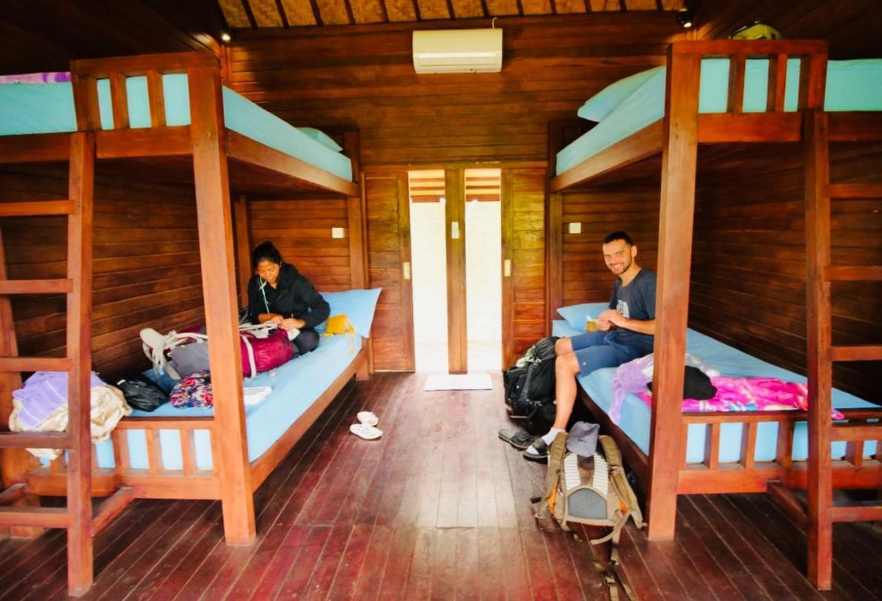Titi Hostel Нуса-Лембонган Экстерьер фото