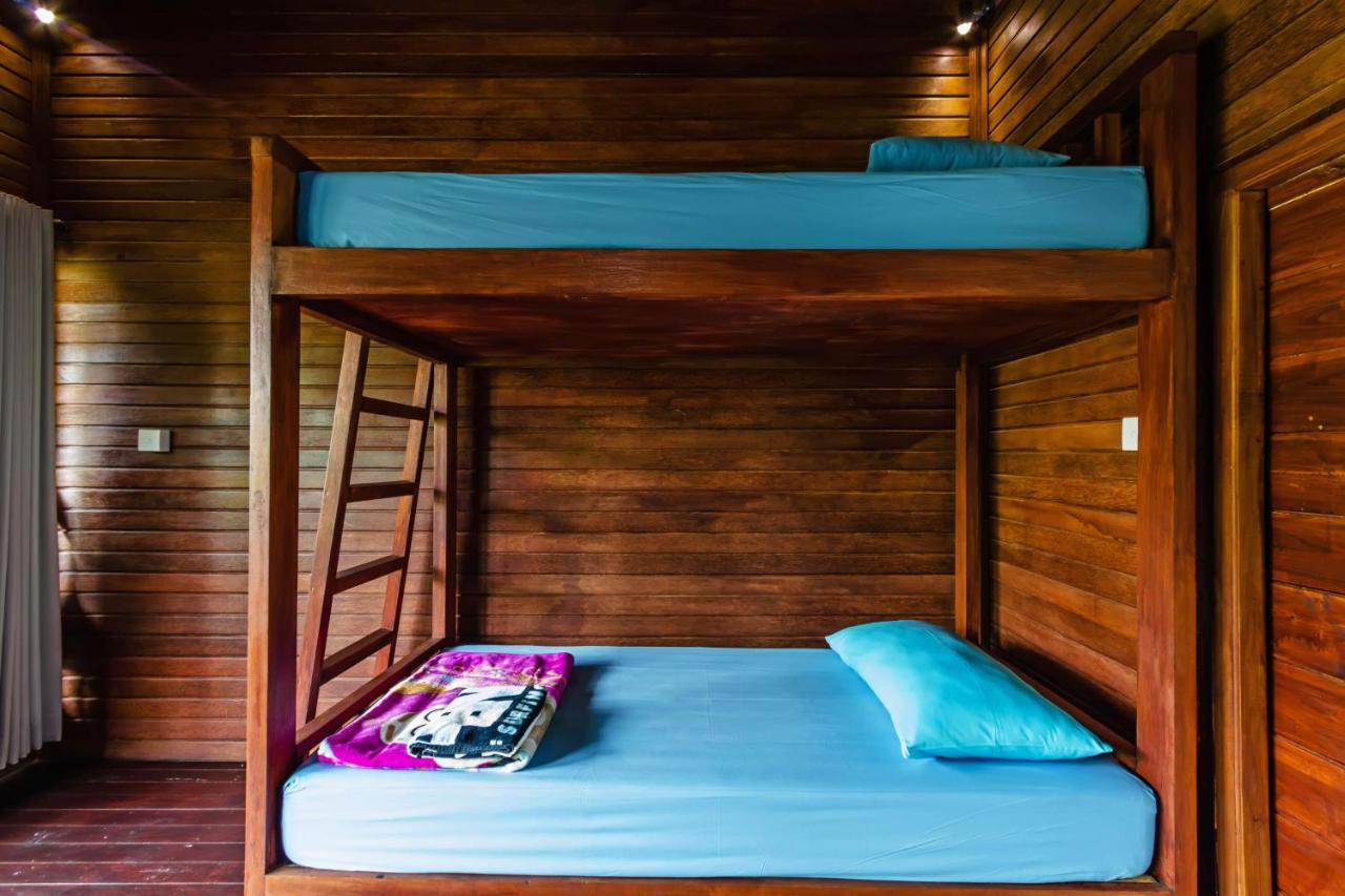 Titi Hostel Нуса-Лембонган Экстерьер фото