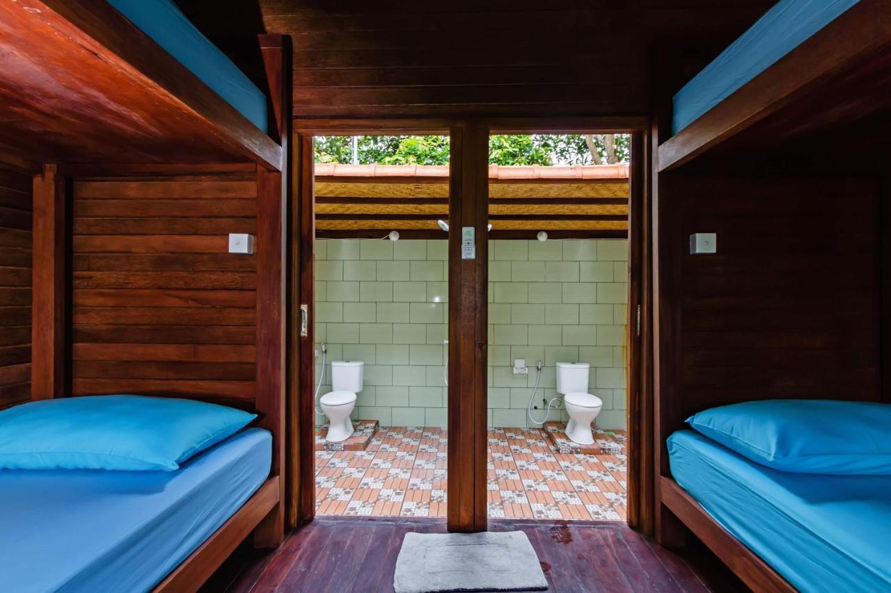 Titi Hostel Нуса-Лембонган Экстерьер фото