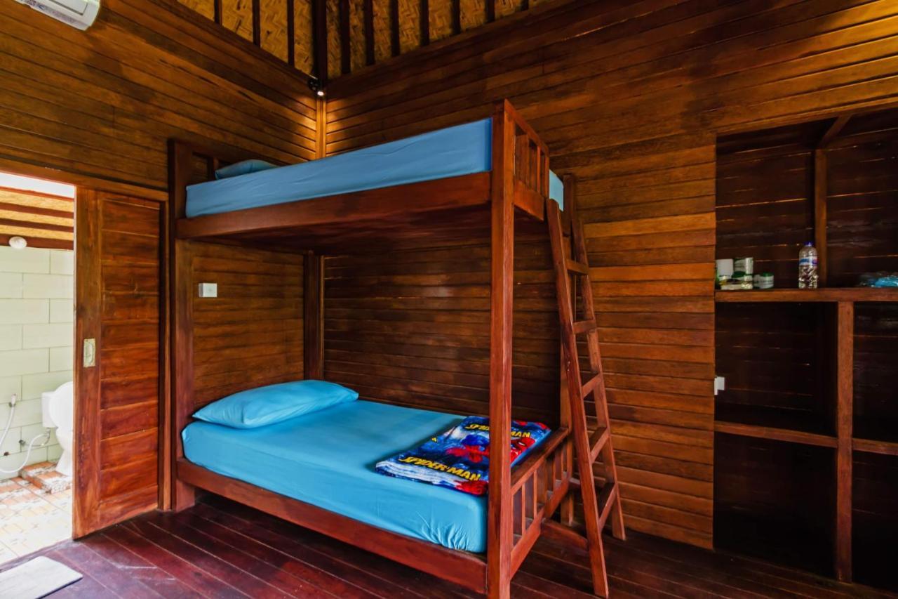 Titi Hostel Нуса-Лембонган Экстерьер фото